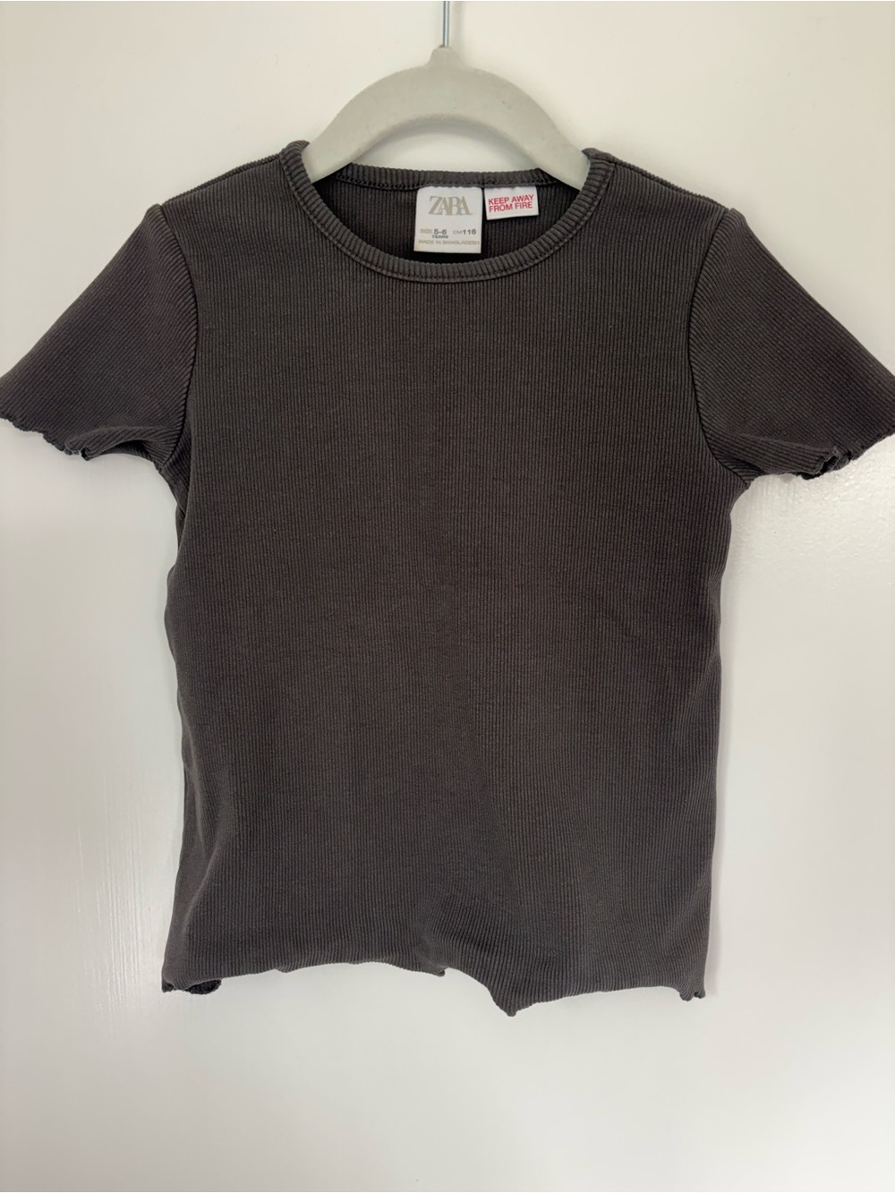 Zara Kids Short Sleeve Ribbed Tee in Charcoal Gray-5/6